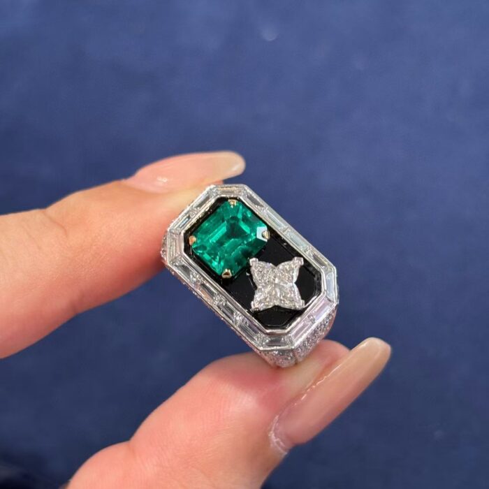 微信图片_20251011185449_282_50 微信图片_20251011185449_282_50